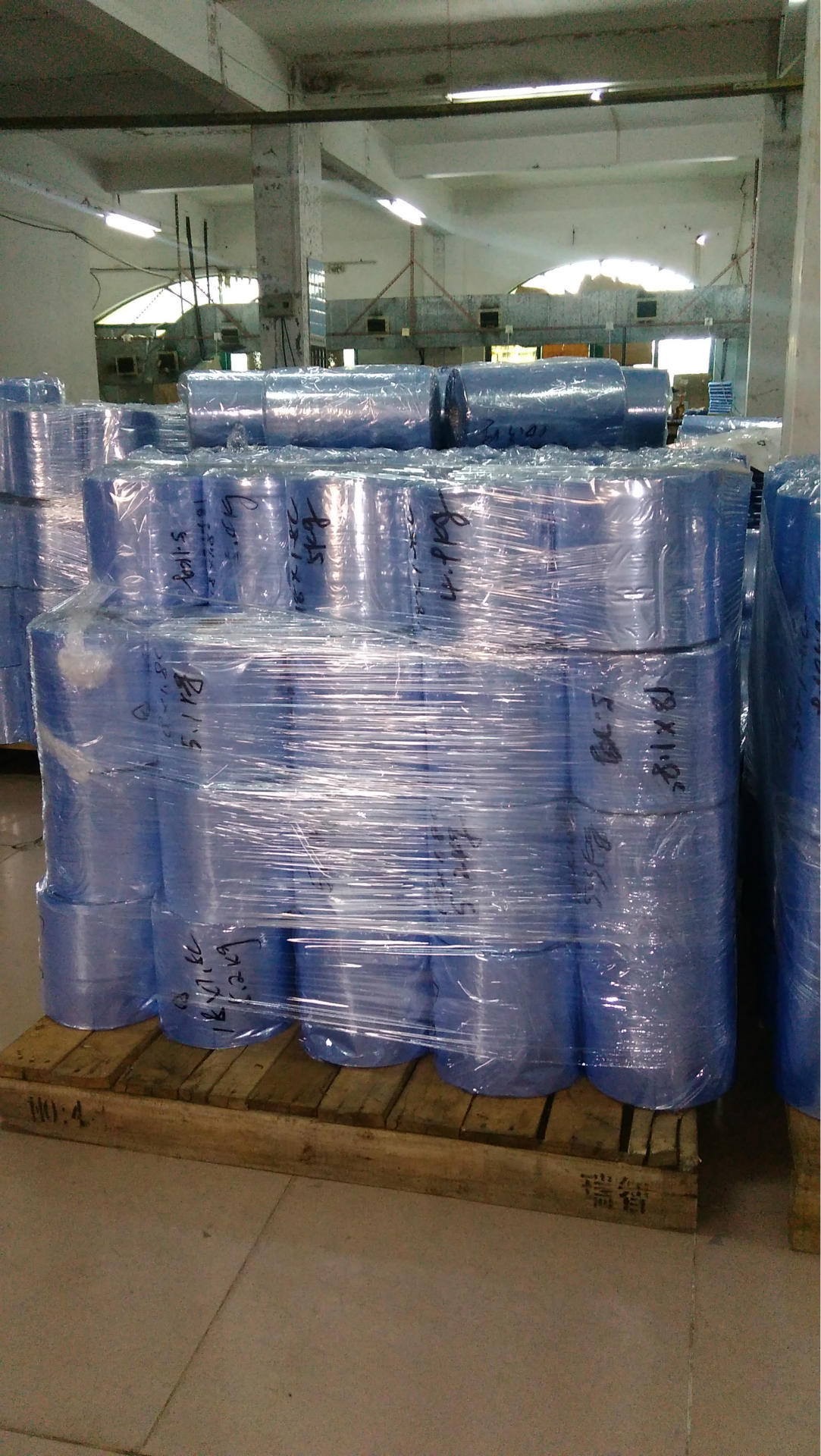 塑料麻辣包装封面设计_塑料自动包装卷膜_塑料包装行业