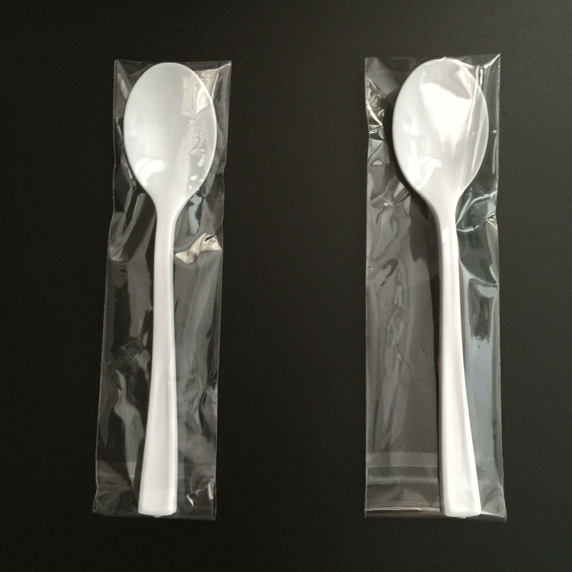 雄县塑料贴标湿巾袋厂家批发_塑料袋包装机械_爱尔钙15袋包装和30袋包装